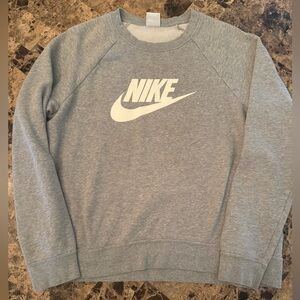 Women’s Nike sweatshirt
